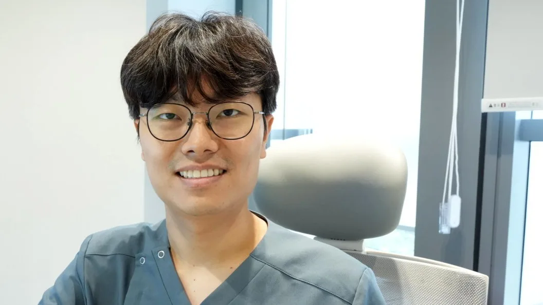 상담 공간의 아트에이치치과 최종원 대표원장