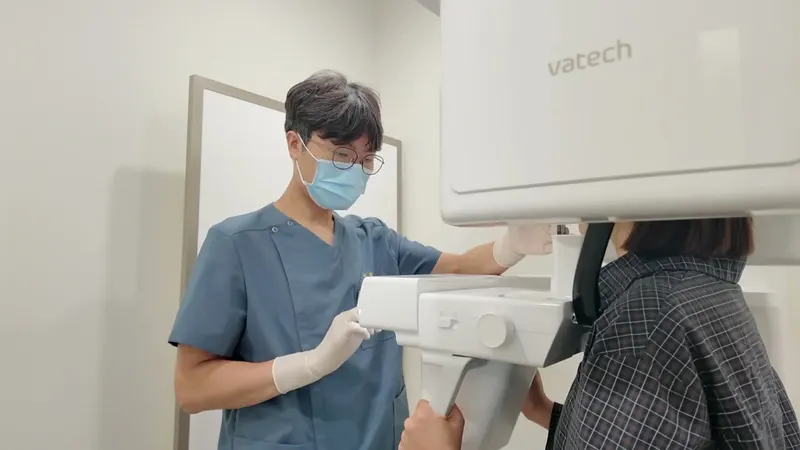3D CT로 구강 상태를 확인하는 진료